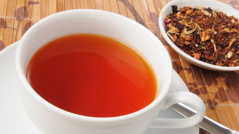 Diferencias entre el té de hierbas o el té de bolsitas